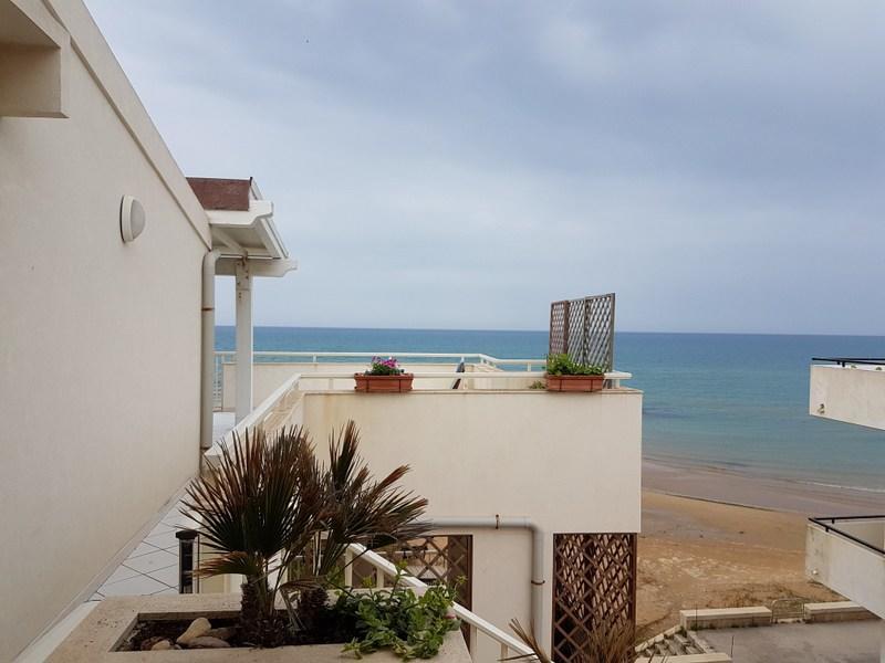 돈나루카타 Terrazzo Sul Mare 아파트 외부 사진