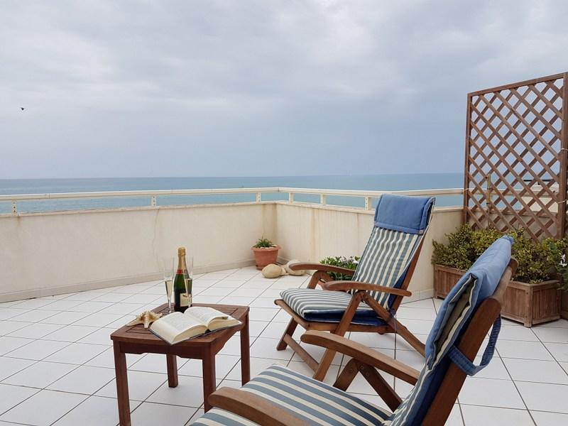돈나루카타 Terrazzo Sul Mare 아파트 외부 사진